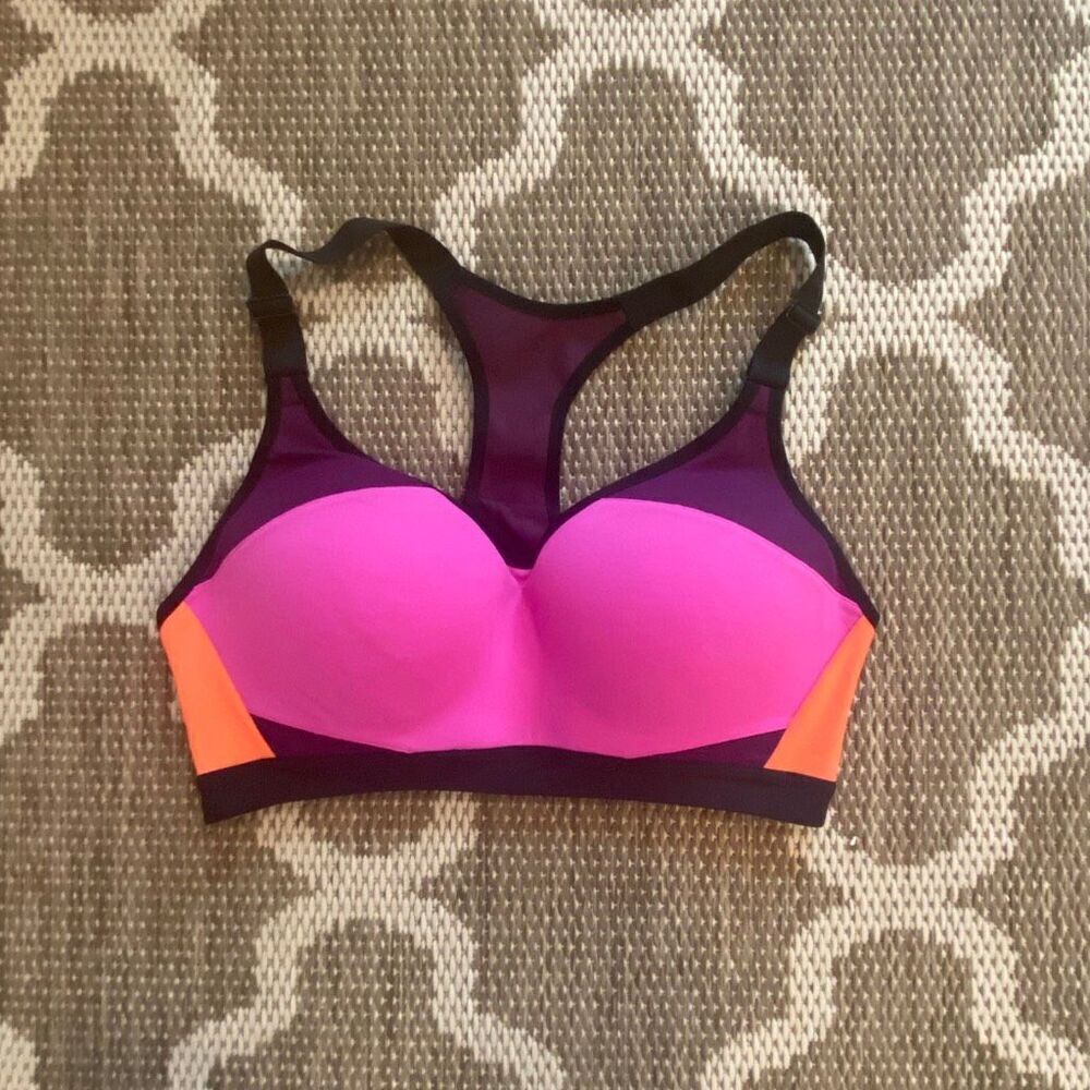 Victoria’s Secret sports bra incredible sports bra size 34D